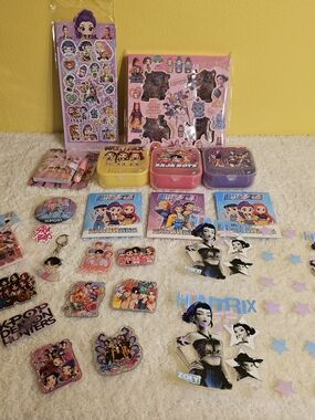 K-Pop Demon Hunters Stickers and Bin Set -  Party Supplies Gift Set #51